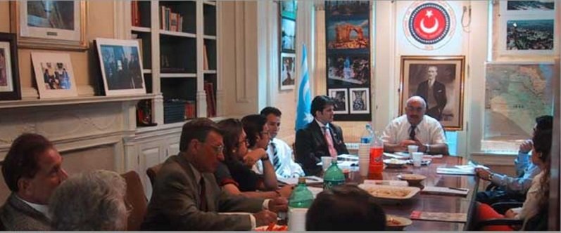 Türkmer için düzenlenen konferanslardan biri.